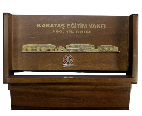 AHŞAP PLAKET-100.YIL (METAL KEL+FERİYE)(23*12CM)