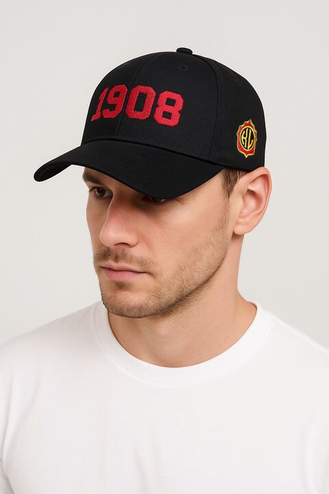 ŞAPKA 1908 (SİYAH-ÖN NAKIŞLI KIRM.1908-YAN NAKIŞLI KEL LOGO 2.5CM)